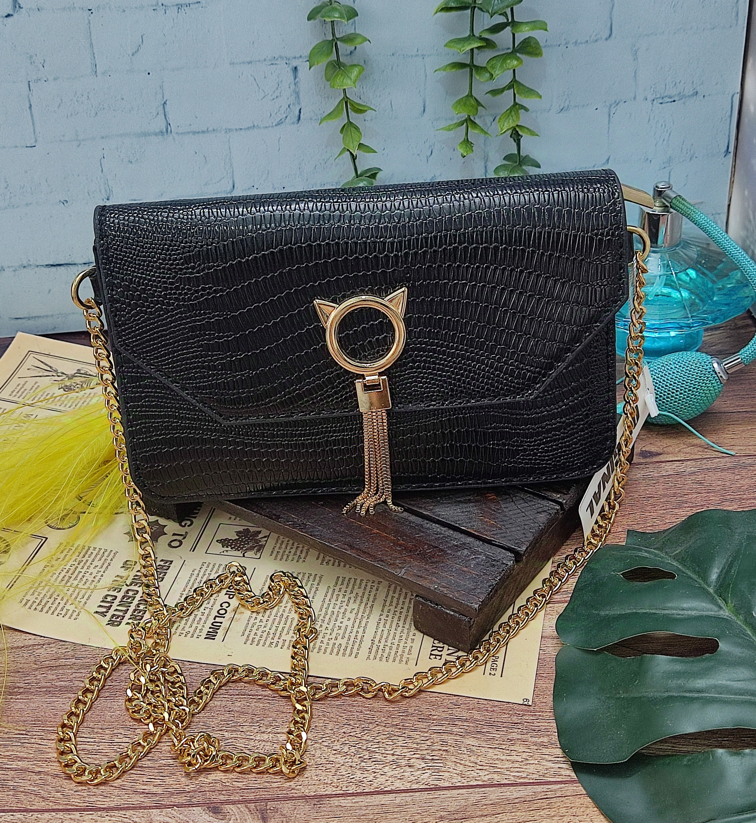 کیف زنانه مدل روباهی رنگ قرمز طرح آجری