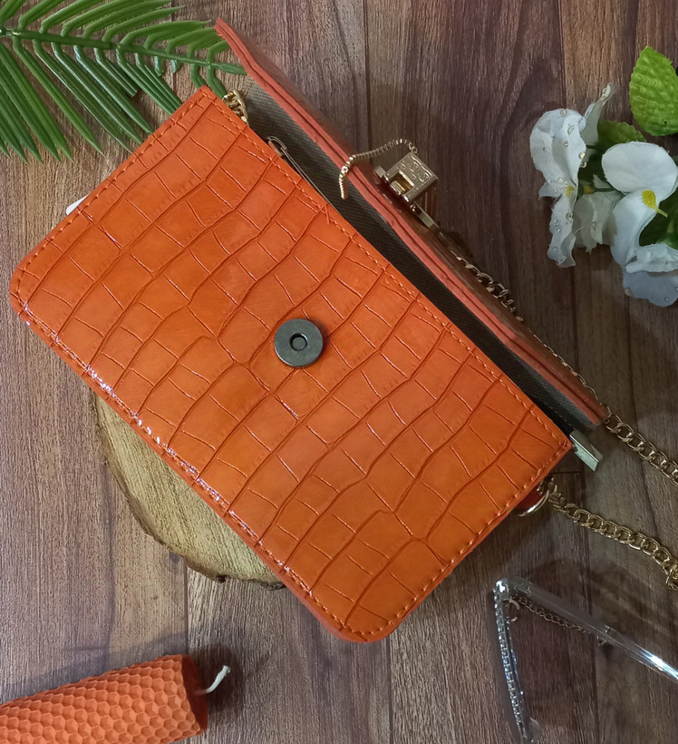 کیف زنانه مدل روباهی رنگ نارنجی طرح آجری