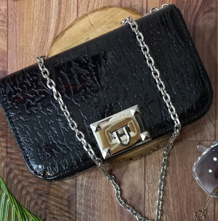 فانتزی قفل دار