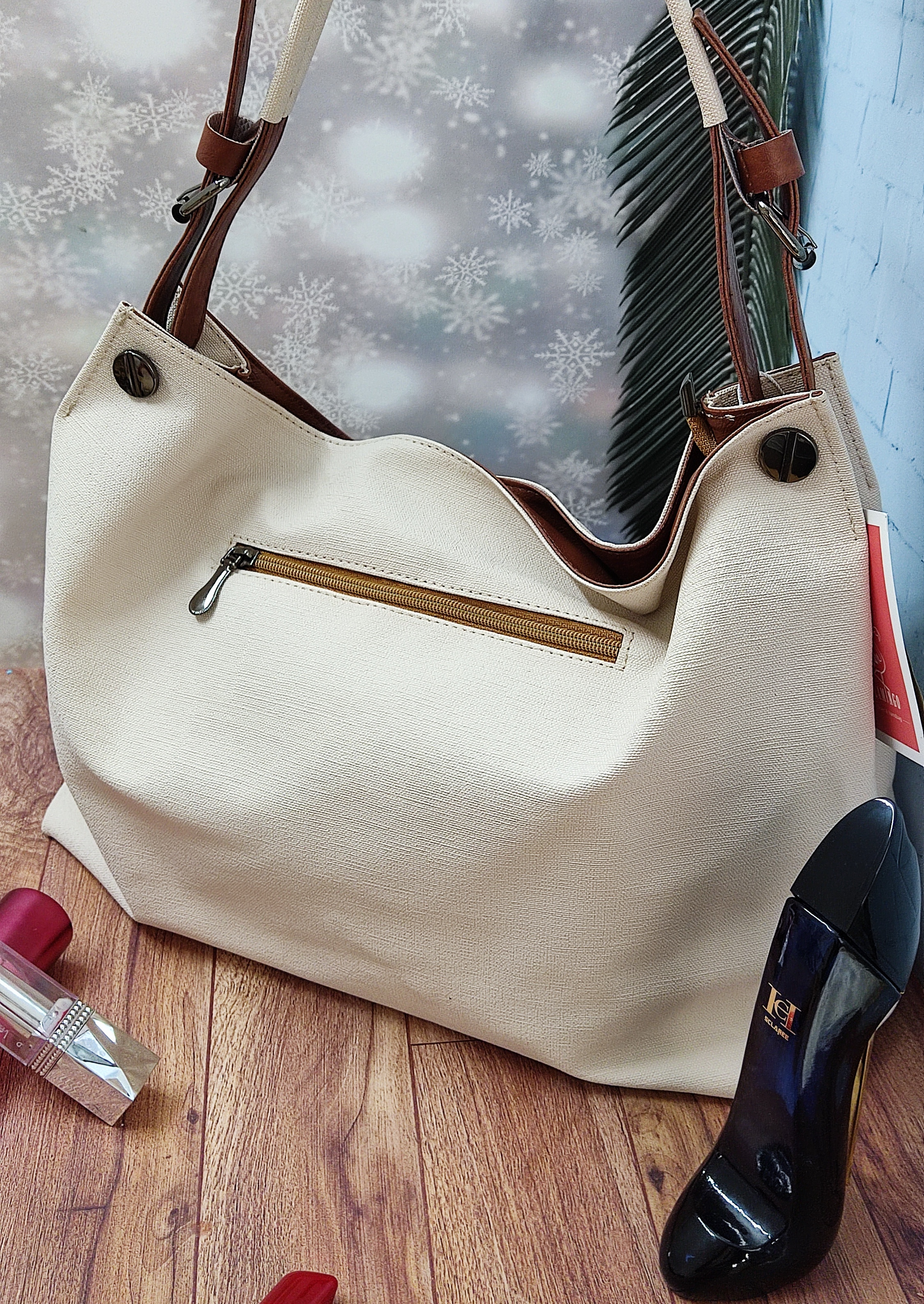 جنس ترکیبی از برزنت درجه یک و چرم مصنوعی