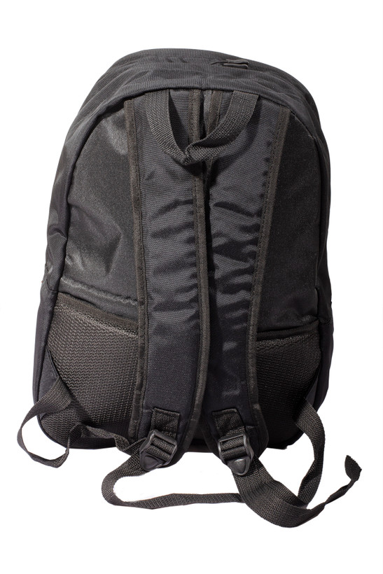 جیب کوچک زیپ دار در پشت کوله