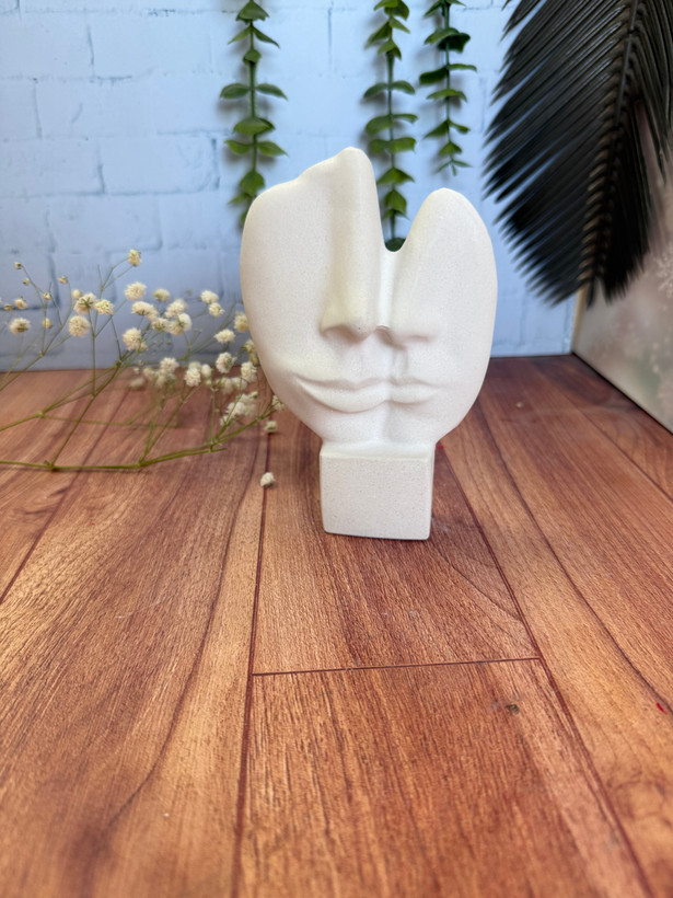 تندیس ر خ سفید